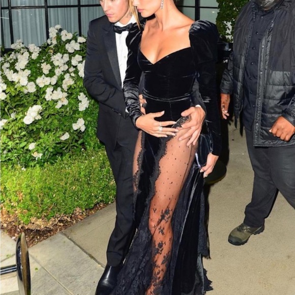 Lace cutout gown - Picture 7 of 7